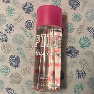 PINK body mist